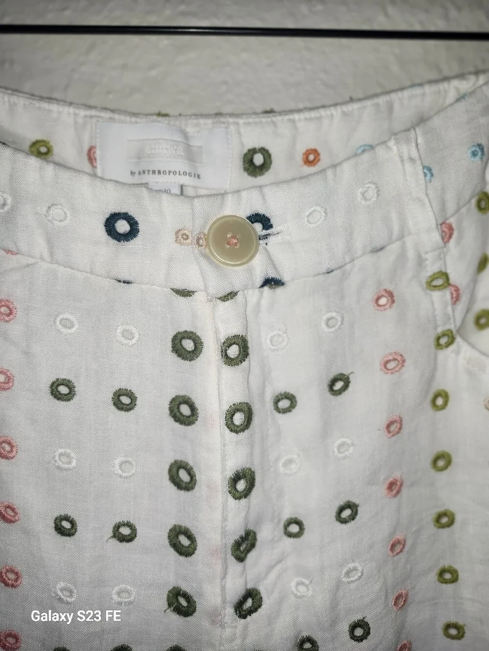 Classic Staple with a Modern Twist!
Gorgeous Linen Pants - Picture 4 of 10